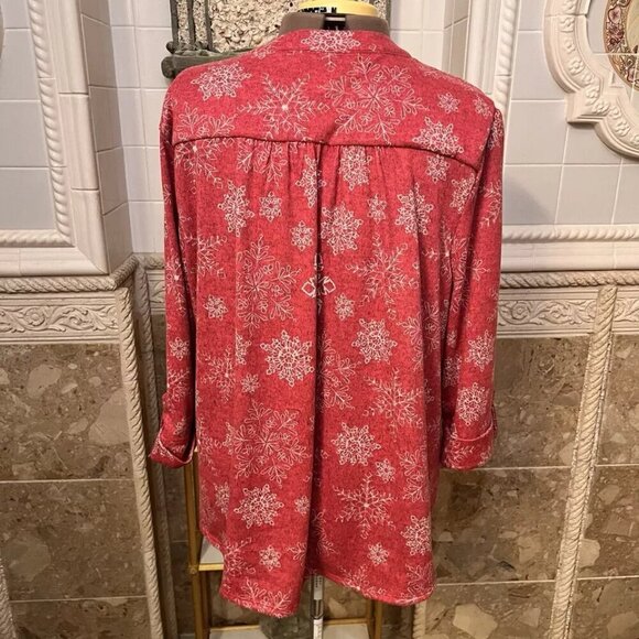 KIM ROGERS. Size 3X. Soft Pink Pleated 1/2 Placket Pullover Top. 3/4 Sleeve. B37 - Picture 2 of 6